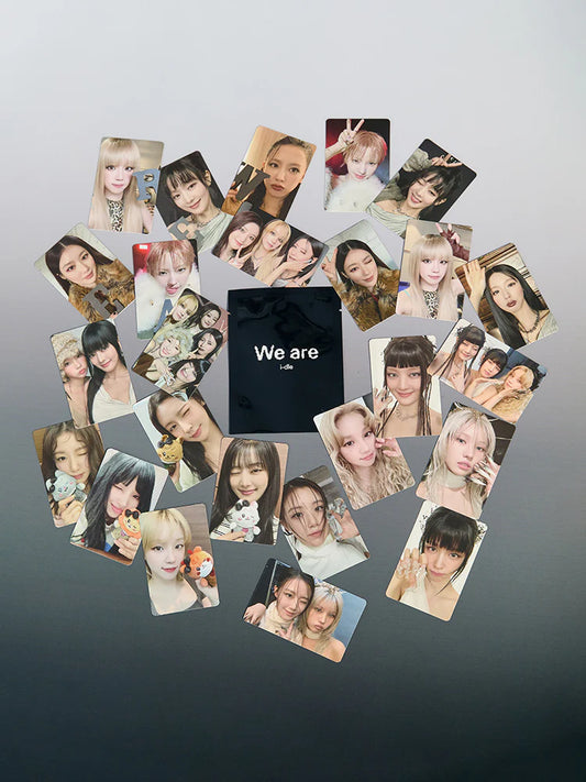 [PRE-ORDER] i-dle We are POP-UP OFFICIAL MD minini RANDOM PHOTOCARD SET (3 out of 25)