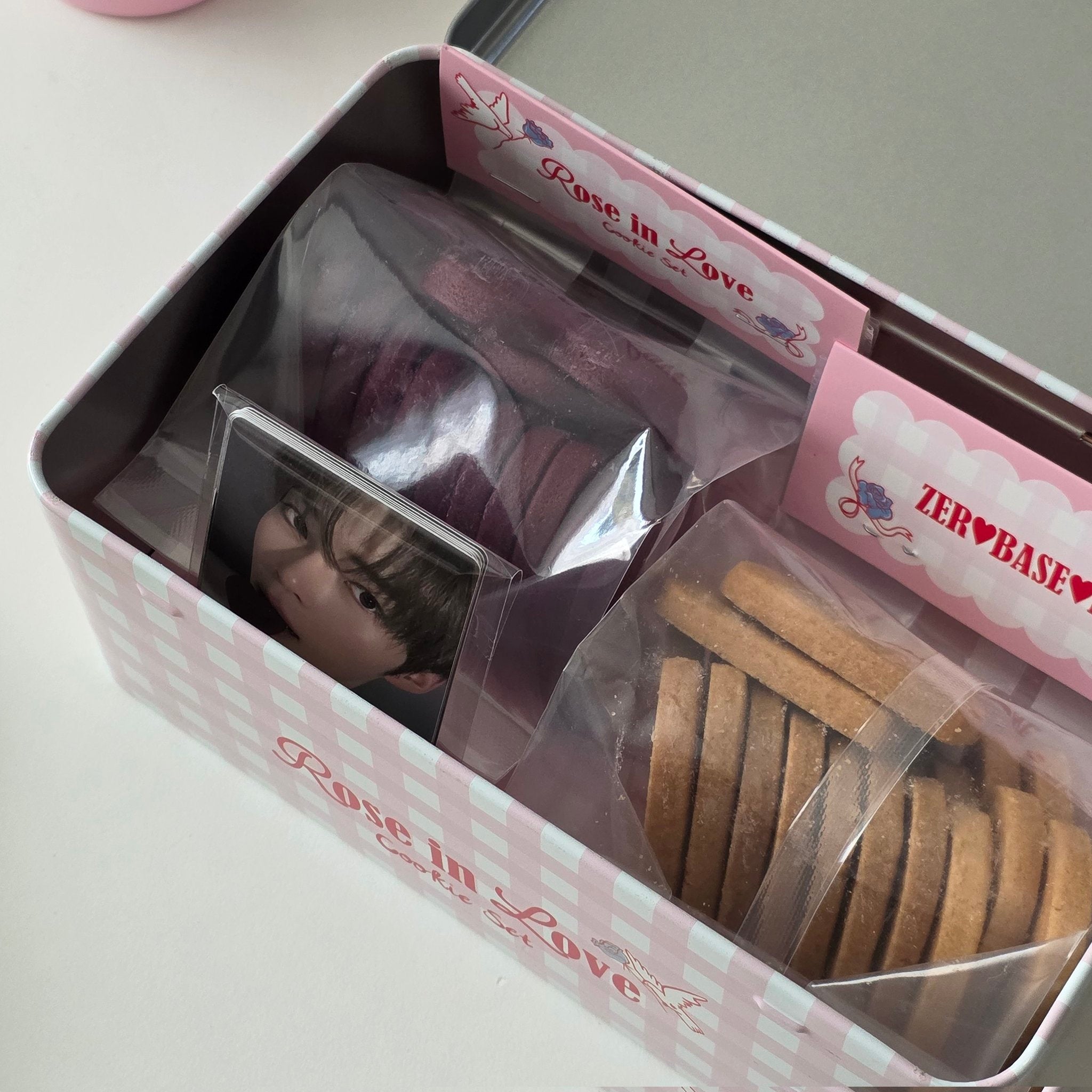 PRE-ORDER] ZEROBASEONE OFFICIAL MD Rose in Love COOKIE SET – Dear