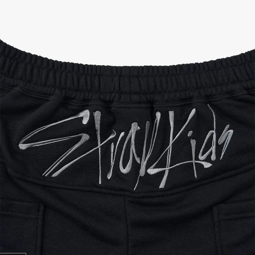 [PRE-ORDER EVENT] Stray Kids World Tour RUN IT JAPAN OFFICIAL MD SHORT